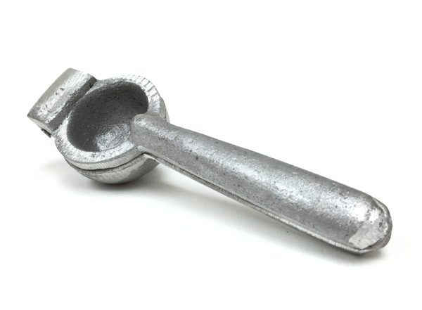 Lime Squeezer - Exprimidor de Limon - Aluminum - 1.5" - 1 unit